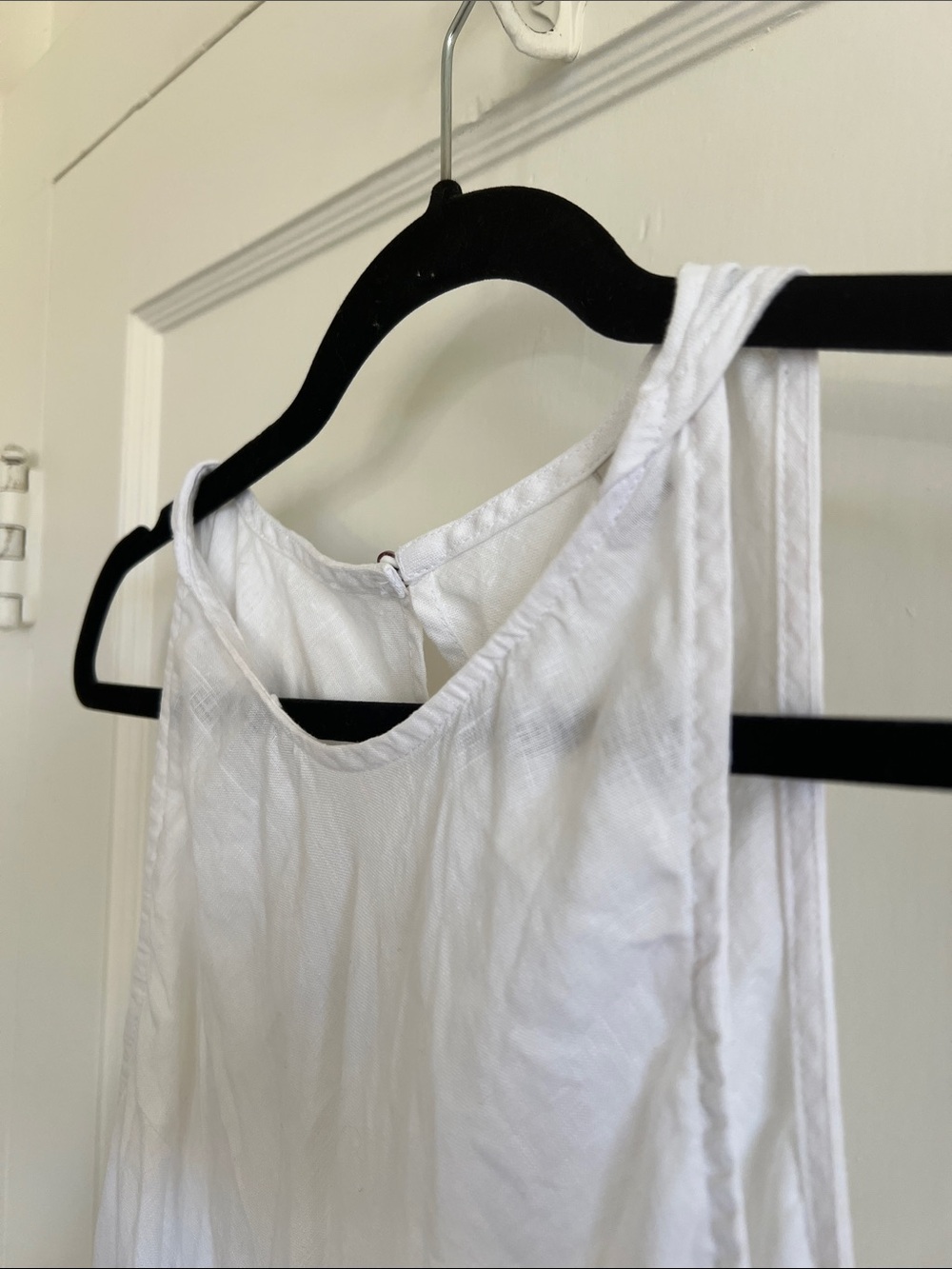 Classic White Sleeveless Maxi Dress - Picture 3 of 7